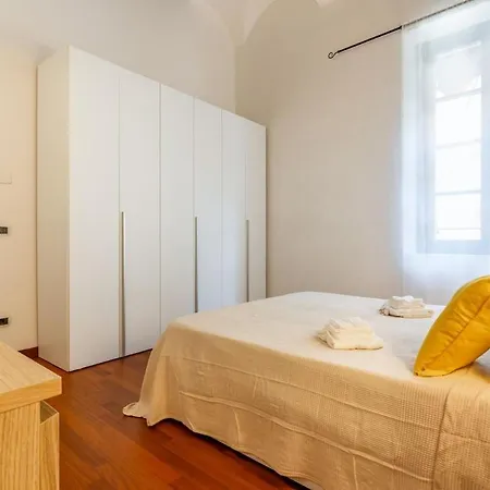 Apartment Modern In The Center 500m From The Estense Castle